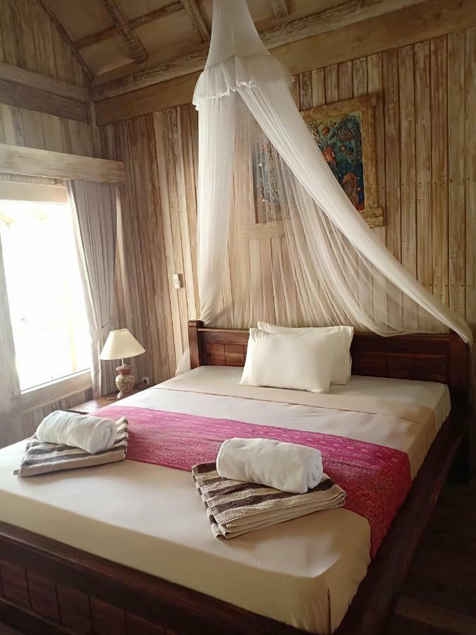 Youpy Bungalows Gili Air Bagian luar foto