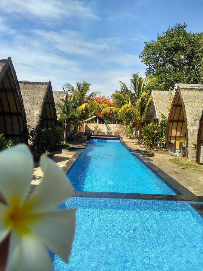 Youpy Bungalows Gili Air Bagian luar foto