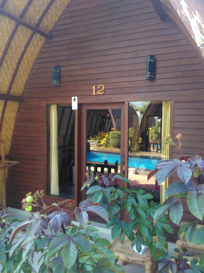 Youpy Bungalows Gili Air Bagian luar foto