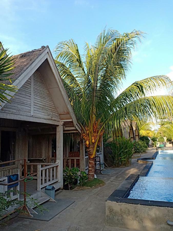 Youpy Bungalows Gili Air Bagian luar foto